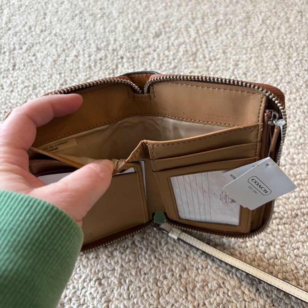 Coach Park Colorblock Leather Wristlet Wallet | Classic Preppy Old Money - Picture 11 of 15